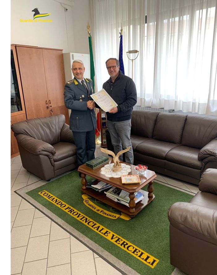 Finanza, i saluti al luogotenente Agostino Giacomantonio Finanza, i saluti al luogotenente Agostino Giacomantonio