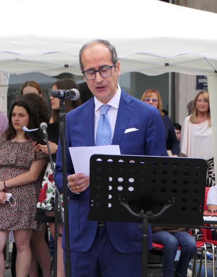 Festa della Repubblica in piazza Cesare Battisti Festa della Repubblica in piazza Cesare Battisti