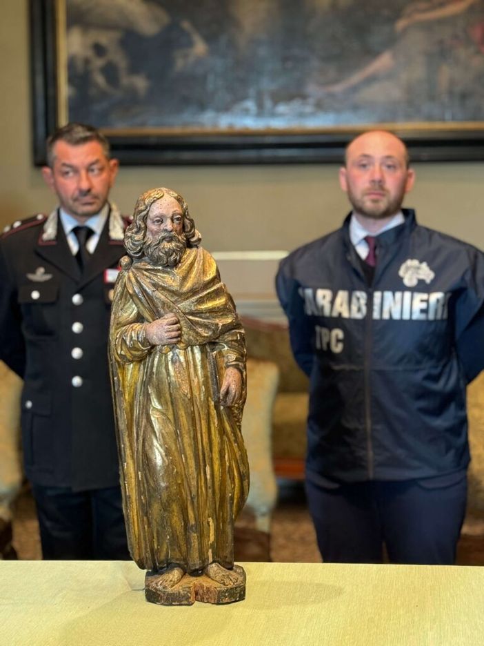 A quasi 50 anni dal furto, torna a casa la statua lignea rubata nella chiesa di Cravagliana