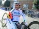Oggi i funerali di Alex Zanardi a Padova: persone in coda da ore, la sua handbike sull'altare