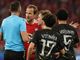 Mendes rischia espulsione, Kompany chiede un rigore: caos in Bayern Monaco-Psg