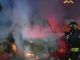 Sette furgoni di una ditta di consegne in fiamme a Fiumicino, indagini polizia Sette furgoni di una ditta di consegne in fiamme a Fiumicino, indagini polizia