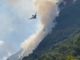 Rassa, incendio in Val Sorba, al lavoro due canadair e due elicotteri - video