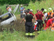 Auto in fiamme in campagna, morto il guidatore