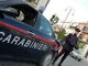 Rissa in strada, tra coltellate e manganelli