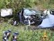 Con l'auto nella scarpata, morto un 45enne