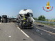 Tamponamento tra mezzi pesanti: autostrada chiusa - FOTO Tamponamento tra mezzi pesanti: autostrada chiusa - FOTO
