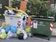 Via Custoza, raccolta saltata e l'immondizia si accumula