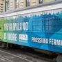 Milano-Cortina, tram olimpico di Fiera Milano attraversa la città