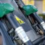 Benzina, i prezzi di oggi: gasolio supera i 2,1 euro al litro