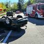 Si ribaltano con l'auto: due persone in ospedale