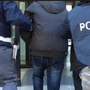 Evade dai domiciliari per tentare un furto in un'auto