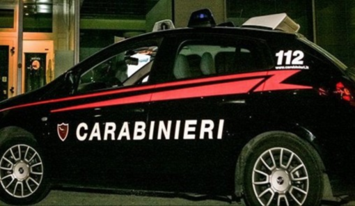 Quaregna: aggredisce i carabinieri e viene colpito da un proiettile. Morto 53enne