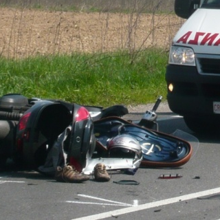 Incidente mortale a Roasio:; la vittima è un motociclista 52enne