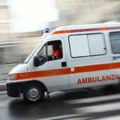 Schianto alla periferia di Vercelli, un morto e due feriti
