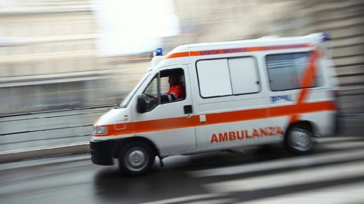Schianto alla periferia di Vercelli, un morto e due feriti Schianto alla periferia di Vercelli, un morto e due feriti
