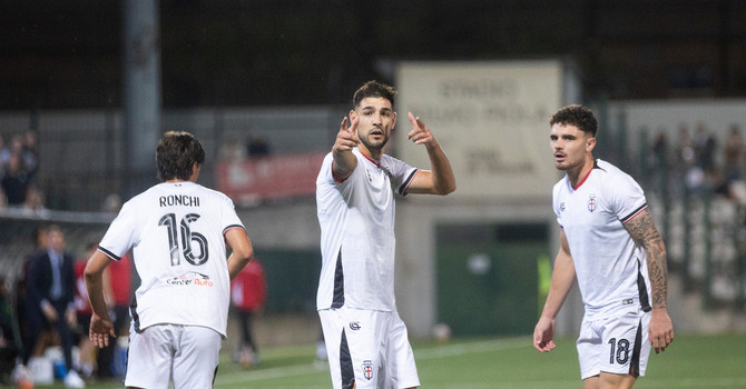Bertoli esulta dopo il gol (foto Devecchi)