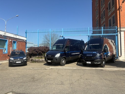 Undici ore su un tetto, minacciando di gettarsi nel vuoto: tensione in carcere