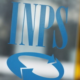 INPS condannata alla maggiorazione della pensione di ex dipendenti dello stabilimento navale Posillipo esposti ad amianto