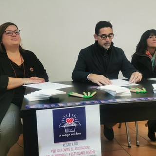 "La magia del dono": 30 associazioni in piazza Cavour per il mercatino della solidarietà