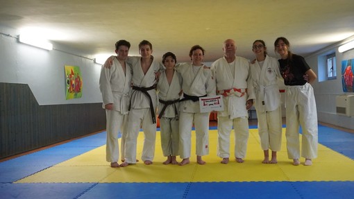 Nelle foto alcuni momenti della lezione col Maestro Mario Martuzzi e dell'allenamento con i ragazzi del Kodokan Rho