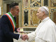 La riproduzione del rosone di Sant'Andrea offerta a Papa Leone La riproduzione del rosone di Sant'Andrea offerta a Papa Leone
