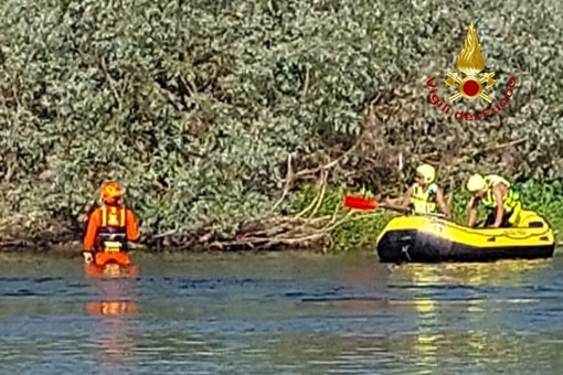 Perde la vita a 23 anni nelle acque del fiume Sesia: dramma in corso Rigola - video Perde la vita a 23 anni nelle acque del fiume Sesia: dramma in corso Rigola - video