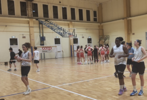 A sinistra, Camilla Acciarino (f.Infovercelli24)