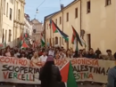 Portavano medici e infermieri, portavano farmaci e presidi sanitari e li hanno assaltati come banditi! Portavano medici e infermieri, portavano farmaci e presidi sanitari e li hanno assaltati come banditi!