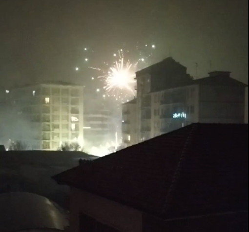 Botti a Vercelli. Un'immagine tratta da un video su facebook Botti a Vercelli. Un'immagine tratta da un video su facebook