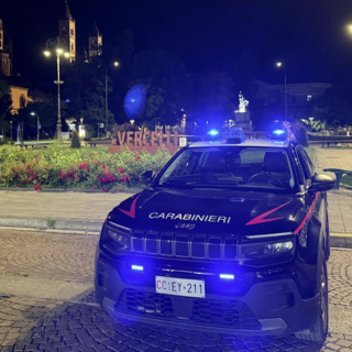 In bicicletta, non si ferma all'alt dei carabinieri: inseguito e bloccato