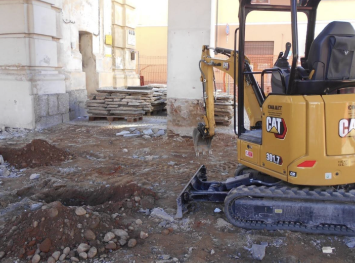 Cigliano, iniziati i lavori di restauro e risanamento della torre civica e dell'ala
