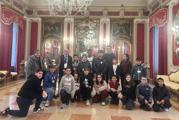 Gli studenti della Verga ricevuti dal Prefetto di Vercelli, Lucio Parente