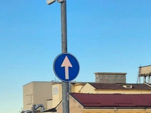 Installate le telecamere: più sicurezza sul cavalcaferrovia Tournon