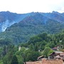 Un mese di fuoco in Valsesia, due canadair e squadre a terra al lavoro Un mese di fuoco in Valsesia, due canadair e squadre a terra al lavoro