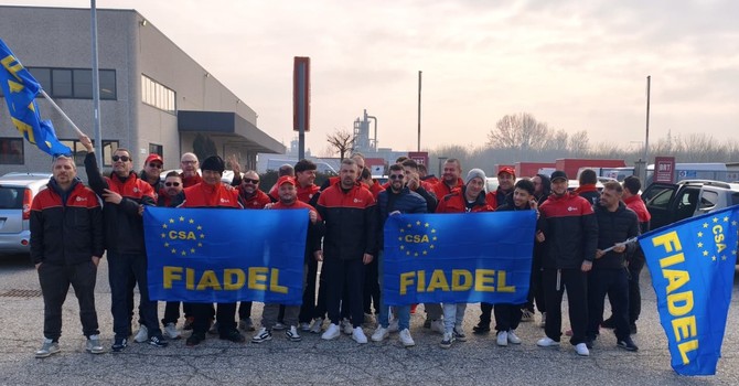 Corrieri Brt in sciopero: adesione totale, consegne paralizzate Corrieri Brt in sciopero: adesione totale, consegne paralizzate