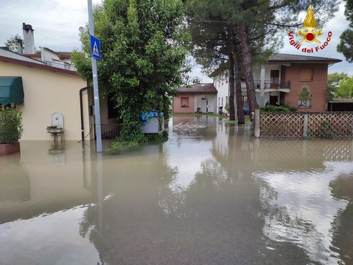 Vigili del Fuoco vercellesi a Faenza: da martedì salvate 200 persone - foto