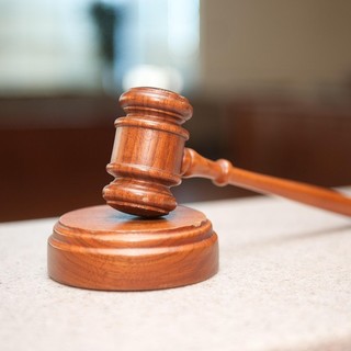 Amianto nelle officine Cotral, la vedova di un meccanico vince dopo dieci anni contro l’INAIL