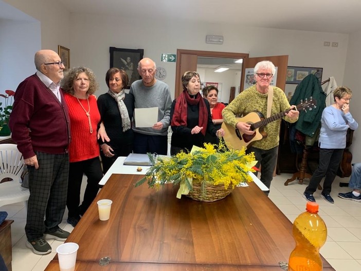 Una delle attività dell'associazione Una delle attività dell'associazione