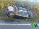 Curino, 90enne intrappolata ore nell’auto ribaltata