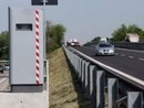 Sfreccia a 255 km l'ora sulla A26 a Sillavengo: multa annuallata, autovelox non omologato