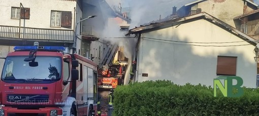 Incendia la casa della compagna: i vicini eroici mettono in salvo il bimbo 12ennne