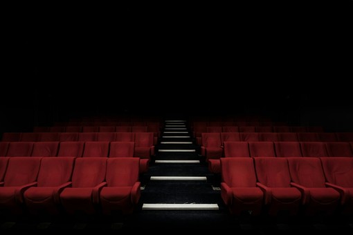 Come cambiano le abitudini culturali in provincia tra biglietterie online e stagioni teatrali di successo