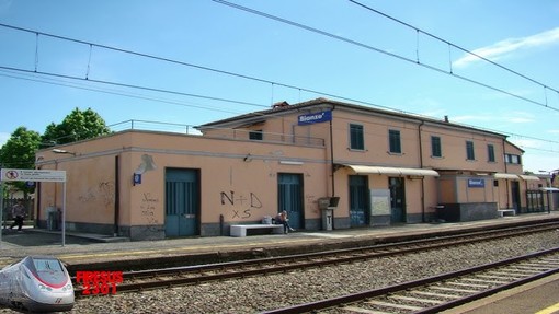 Persona investita dal treno: sospesa la circolazione sulla Torino - Milano