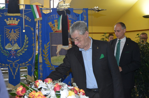 Bossi nel 2016 ai funerali di Gianluca Buonanno