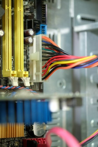 Tabella sezione cavi per cablaggio quadri elettrici: criteri tecnici e applicazioni Tabella sezione cavi per cablaggio quadri elettrici: criteri tecnici e applicazioni