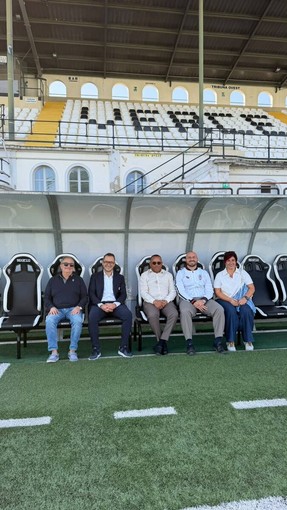 La Pro Vercelli โvolaโ a Capo Verde: solidarietร e sport ๐ฎ๐ง๐ข๐ฌ๐๐จ๐ง๐จ ๐๐๐ซ๐๐๐ฅ๐ฅ๐ข ๐ ๐๐๐ง๐ญ๐ ๐๐ซ๐ฎ๐ณ La Pro Vercelli โvolaโ a Capo Verde: solidarietร e sport ๐ฎ๐ง๐ข๐ฌ๐๐จ๐ง๐จ ๐๐๐ซ๐๐๐ฅ๐ฅ๐ข ๐ ๐๐๐ง๐ญ๐ ๐๐ซ๐ฎ๐ณ