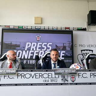 Da sinistra,  Filomeno Rocco Fimmanò, il presidente Ludovic Deléchat, Daniele Bonera (FOTO LUCA DEVECCHI)