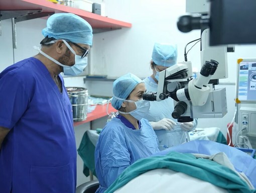 Cataratta e vita quotidiana: come cambia la visione dopo l’intervento