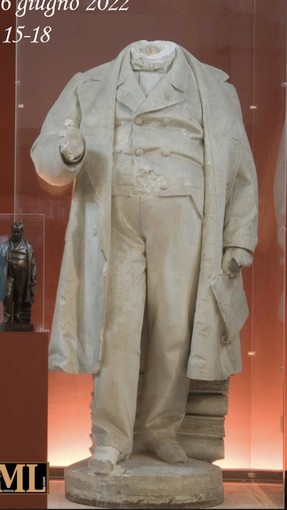 La statua di Leri si trova oggi in deposito al museo Leone di Vercelli